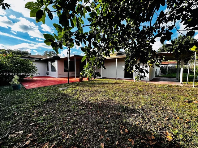 1041 NW 32nd Pl, Miami FL 33125