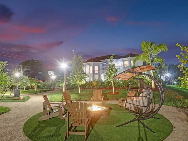 11203 NW 9th St, Plantation FL 33325