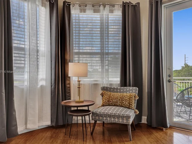 11203 NW 9th St, Plantation FL 33325