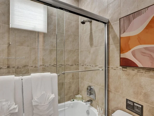 11203 NW 9th St, Plantation FL 33325