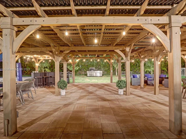 11203 NW 9th St, Plantation FL 33325