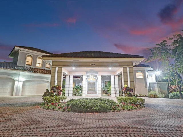 11203 NW 9th St, Plantation FL 33325