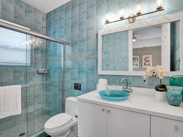 11203 NW 9th St, Plantation FL 33325