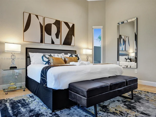 11203 NW 9th St, Plantation FL 33325