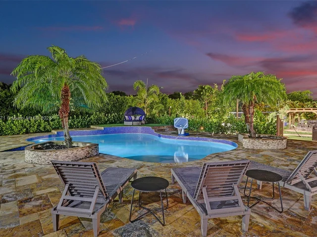 11203 NW 9th St, Plantation FL 33325