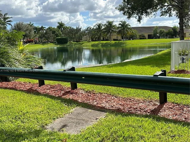 3390 NE 13th Cir Dr # 19, Homestead FL 33033