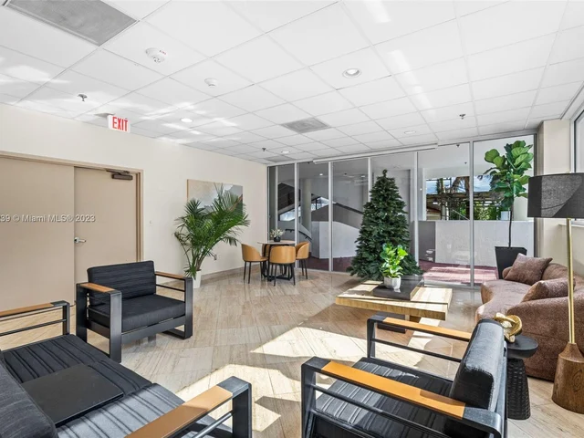 6422 Collins Ave # 404, Miami Beach FL 33141