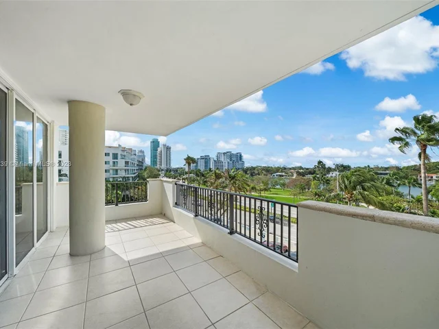 6422 Collins Ave # 404, Miami Beach FL 33141