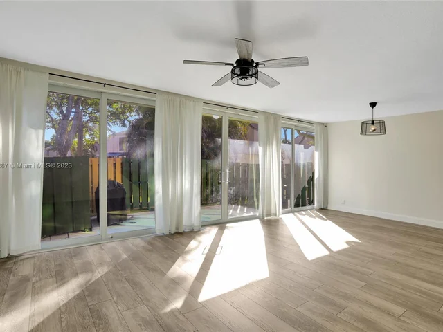 863 NW 81st Ter # 5, Plantation FL 33324