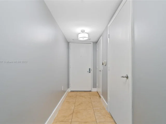 41 SE 5th St # 1212, Miami FL 33131