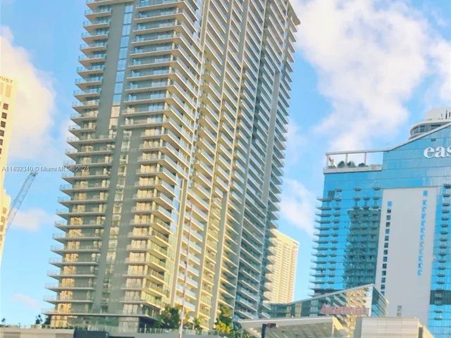 88 SW 7th St # 1602, Miami FL 33130