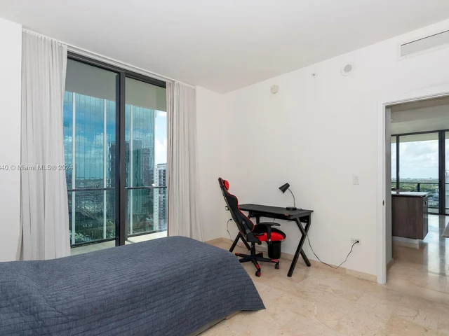 88 SW 7th St # 1602, Miami FL 33130