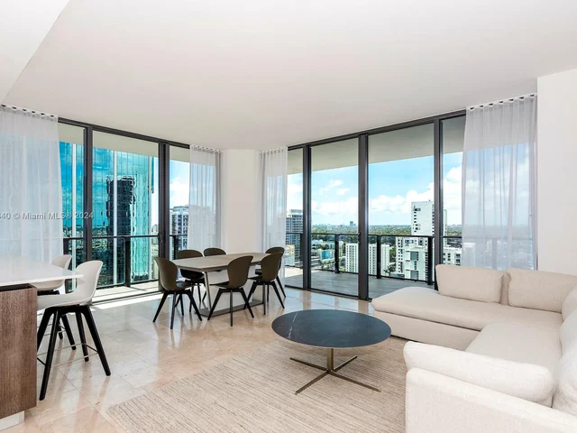 88 SW 7th St # 1602, Miami FL 33130