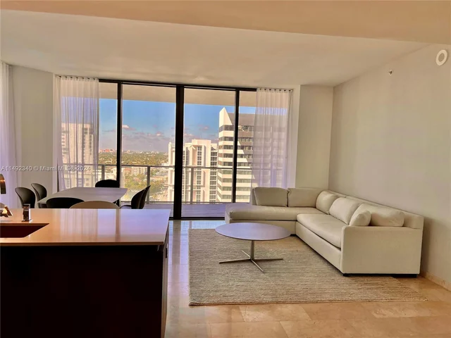 88 SW 7th St # 1602, Miami FL 33130