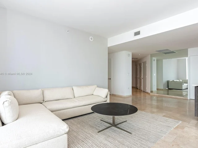 88 SW 7th St # 1602, Miami FL 33130