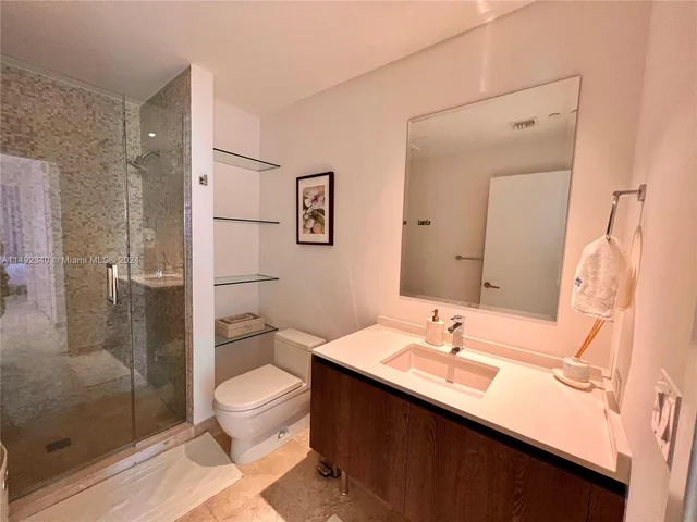 88 SW 7th St # 1602, Miami FL 33130