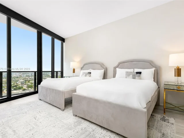 1000 Biscayne Blvd # 3702, Miami FL 33132