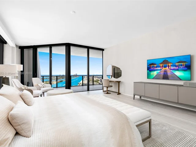 1000 Biscayne Blvd # 3702, Miami FL 33132