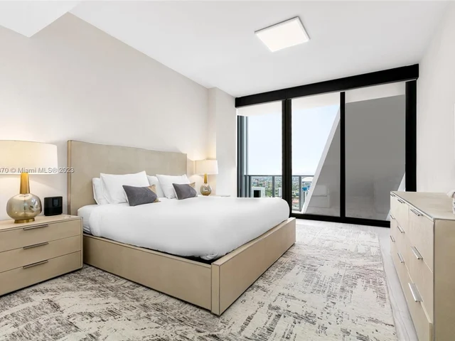 1000 Biscayne Blvd # 3702, Miami FL 33132