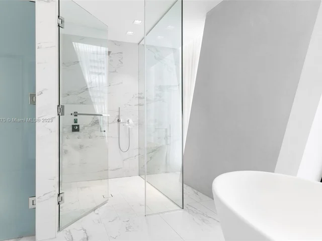 1000 Biscayne Blvd # 3702, Miami FL 33132