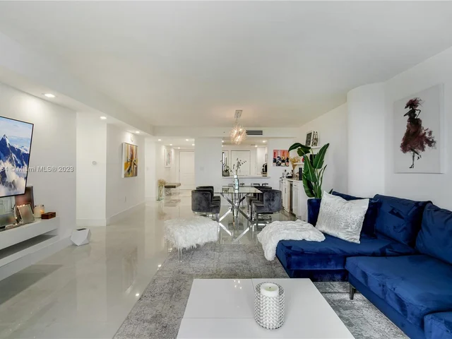 2101 Brickell Ave # 2201, Miami FL 33129