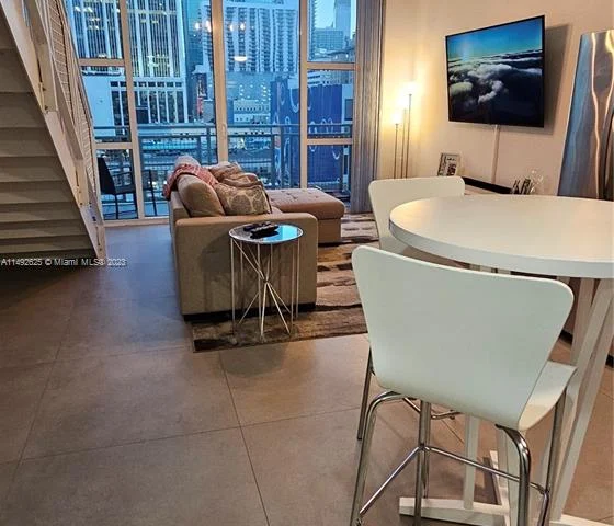 253 NE 2nd St # 618, Miami FL 33132