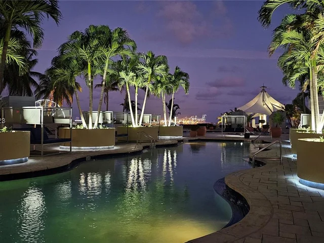 253 NE 2nd St # 618, Miami FL 33132