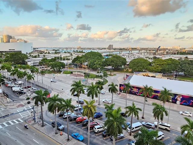 253 NE 2nd St # 618, Miami FL 33132