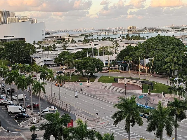 253 NE 2nd St # 618, Miami FL 33132