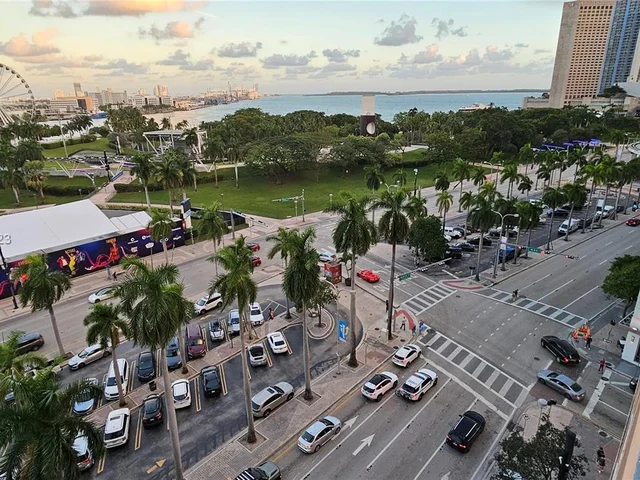 253 NE 2nd St # 618, Miami FL 33132