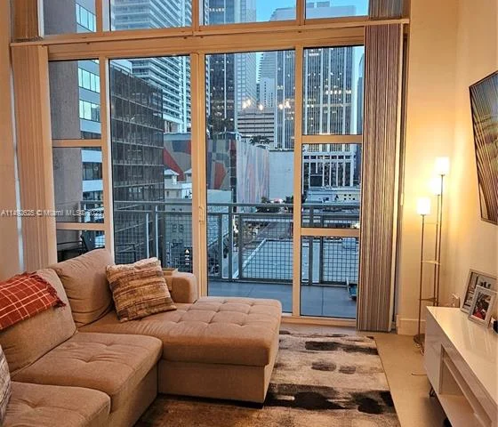 253 NE 2nd St # 618, Miami FL 33132