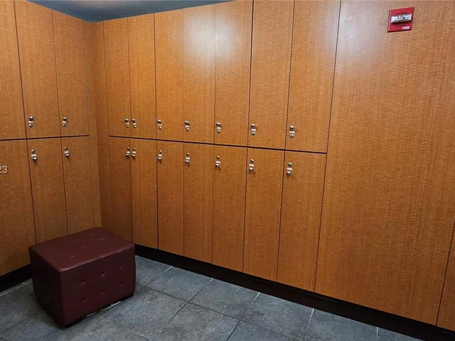 253 NE 2nd St # 618, Miami FL 33132