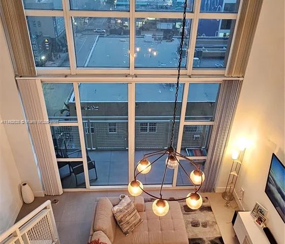 253 NE 2nd St # 618, Miami FL 33132