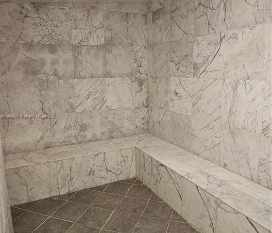 253 NE 2nd St # 618, Miami FL 33132