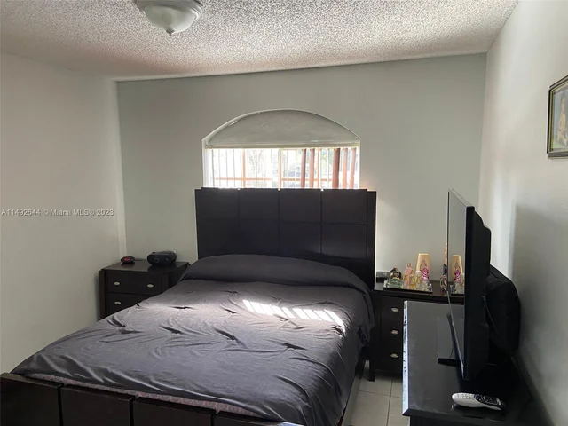 14939 SW 37th St, Miami FL 33185