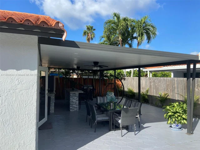 14939 SW 37th St, Miami FL 33185