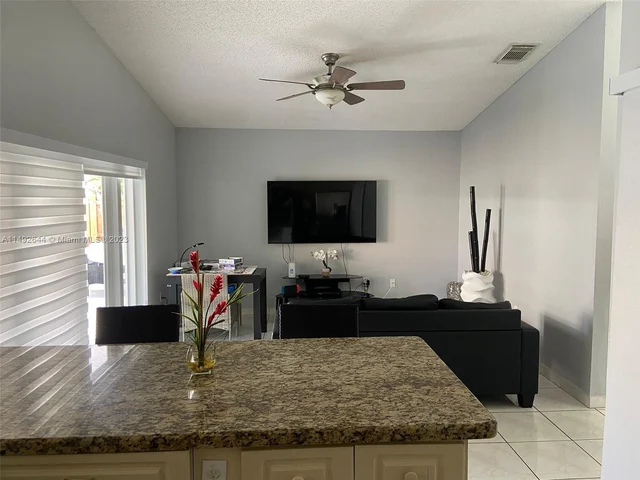 14939 SW 37th St, Miami FL 33185