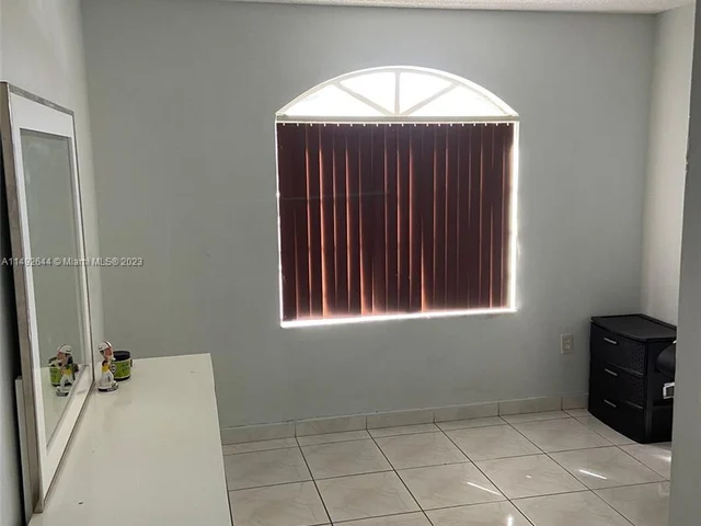 14939 SW 37th St, Miami FL 33185