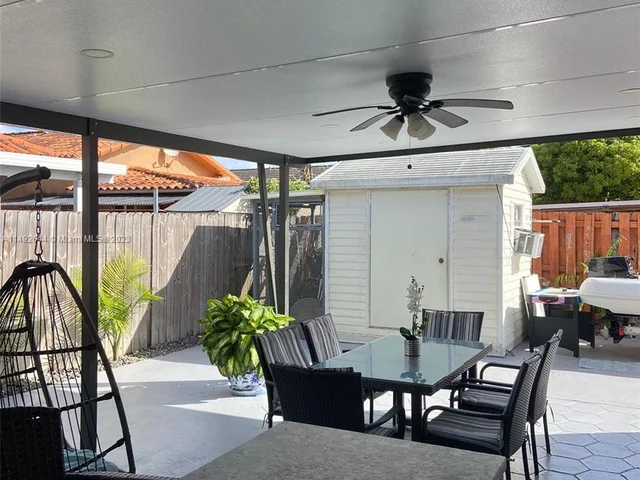 14939 SW 37th St, Miami FL 33185