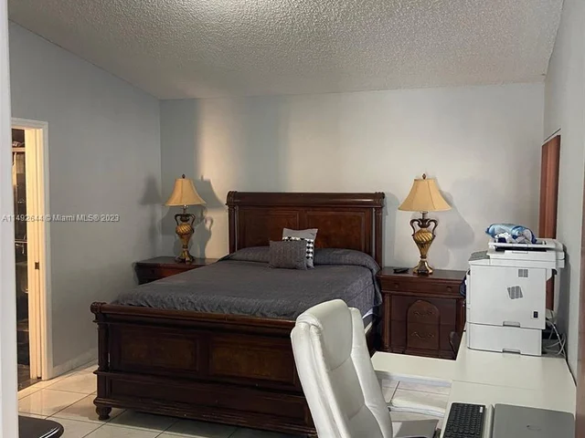 14939 SW 37th St, Miami FL 33185