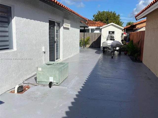 14939 SW 37th St, Miami FL 33185