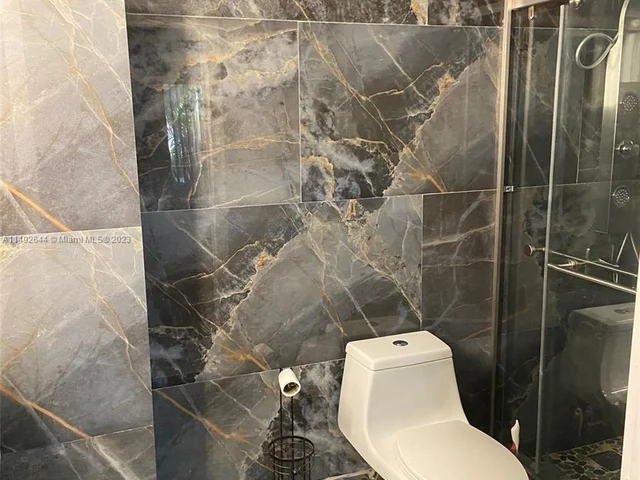 14939 SW 37th St, Miami FL 33185