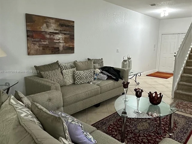 11381 NW 73rd Ter, Doral FL 33178