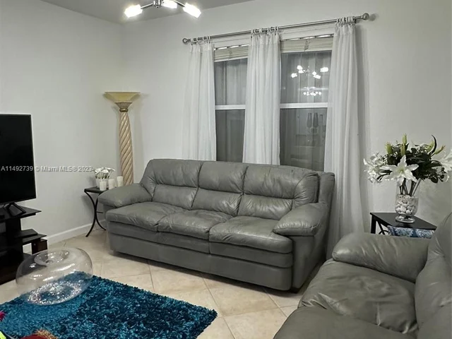 11381 NW 73rd Ter, Doral FL 33178