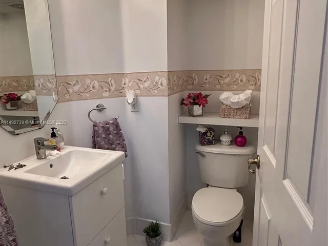 11381 NW 73rd Ter, Doral FL 33178