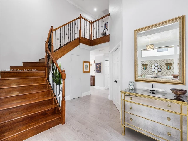 10650 Paris St, Cooper City FL 33026