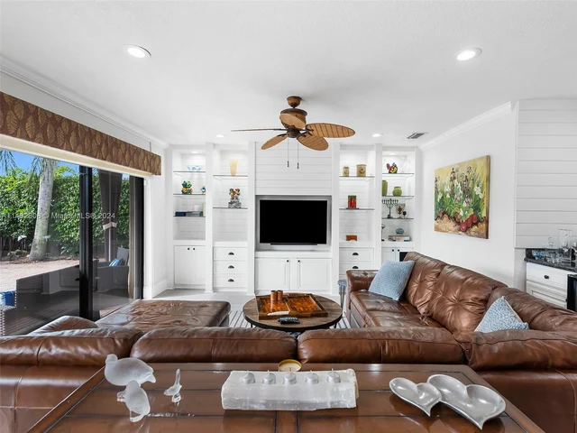 10650 Paris St, Cooper City FL 33026