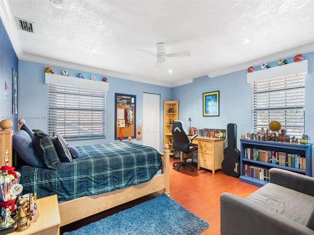 10650 Paris St, Cooper City FL 33026