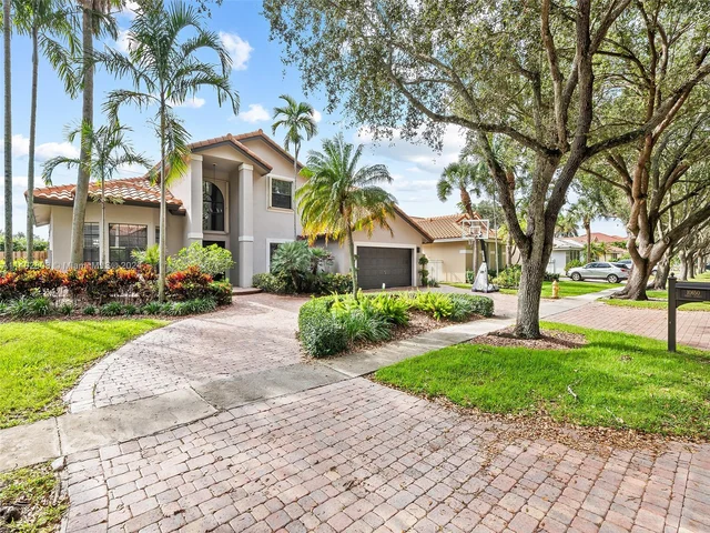 10650 Paris St, Cooper City FL 33026