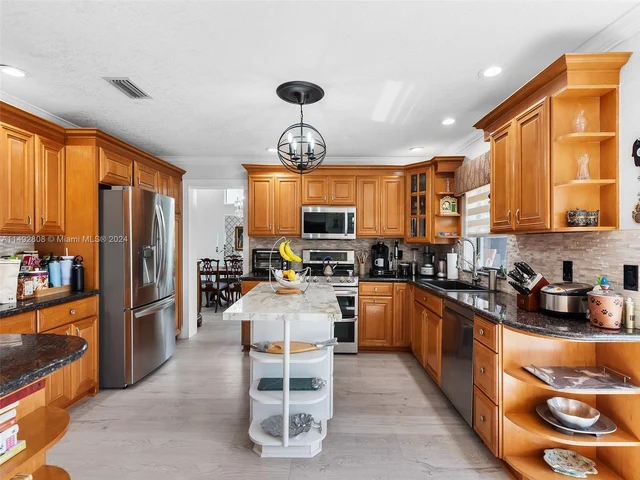 10650 Paris St, Cooper City FL 33026